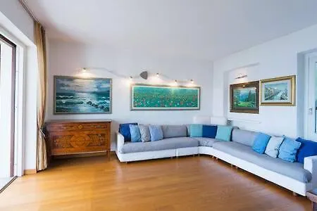 Villa Villa Arona *