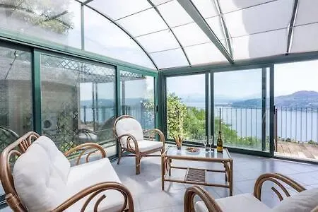 Villa Arona Villa *
