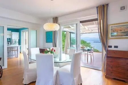 Villa Arona Vila *